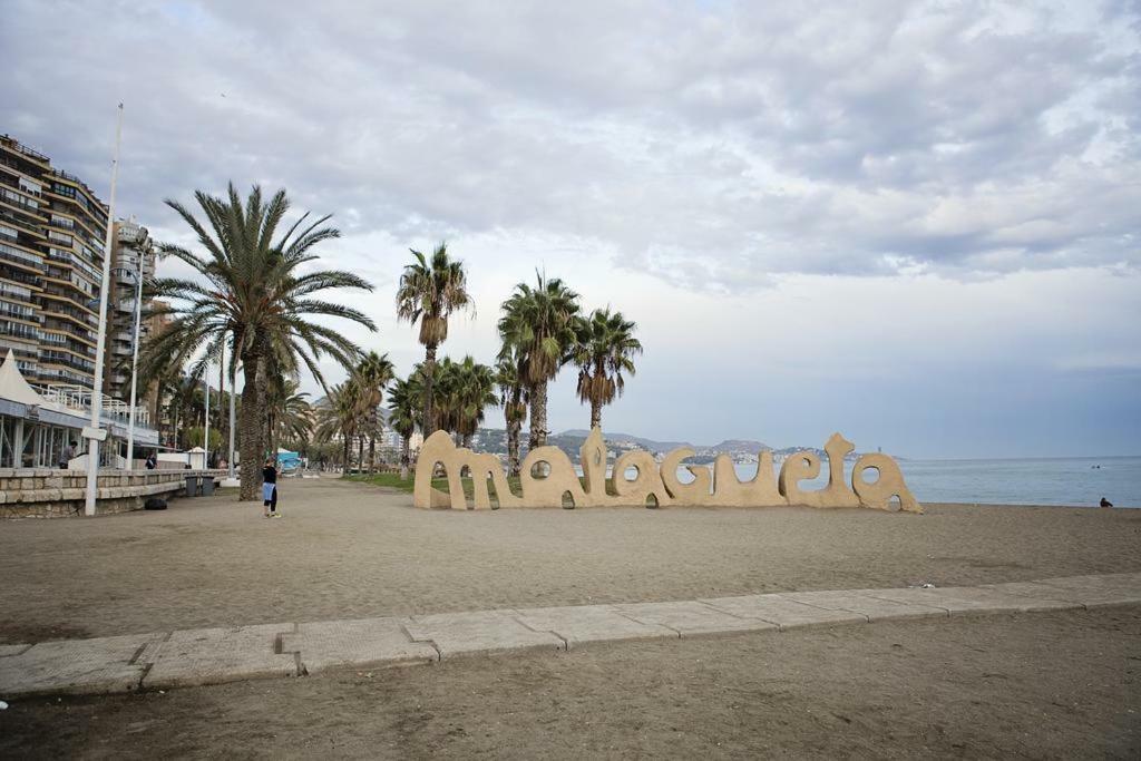 Malagueta Cool Beach Apartment Malaga Exterior photo