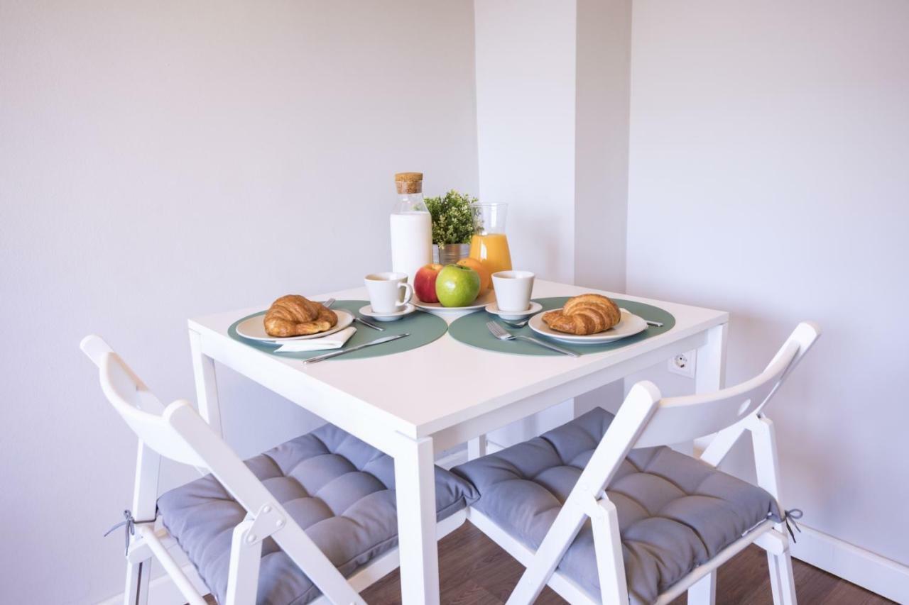Malagueta Cool Beach Apartment Malaga Exterior photo